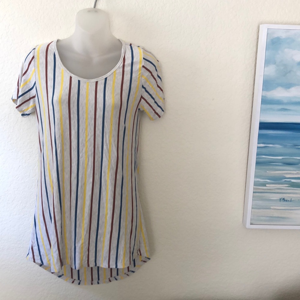 LULAROE Asymmetrical Shirt Size XS Excellent Cond